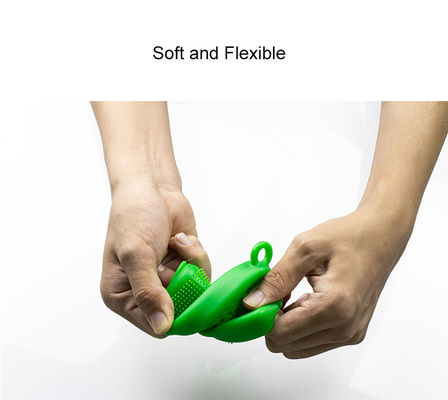 Customized Soft Silicone Shower Brush Exfoliating Body Scrubber With Soap Dispenser